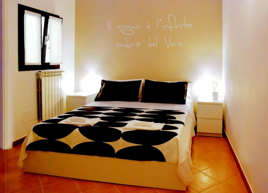 Bed And Breakfast Charming House Barletta Rom bilde